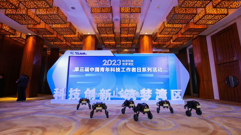 以某省某县为例，该县通过农村信息化建设，实现了以下成果：